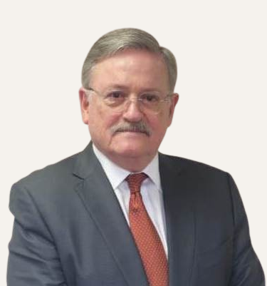 Augusto Figueroa Sierra - Socio en Parra Rodríguez Abogados, especialista en derecho empresarial, inversión extranjera y regulación energética.